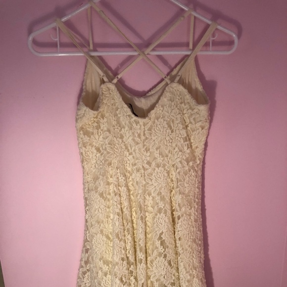 Women’s American Eagle Lace Dress - Picture 2 of 4